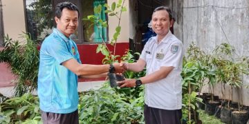 PGRI Cabang Sawangan Lakukan Penghijauan di Semua SDN Jelang HUT PGRI dan  HGN 2025