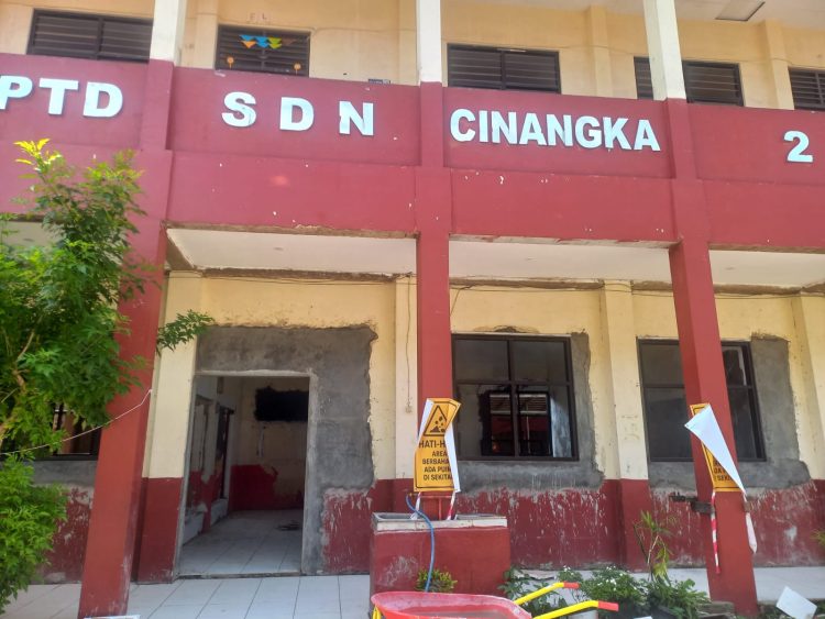 Ruang Kelas Direhab, 457 Siswa SDN Cinangka 02 Belajar di SMP Muhammadiyah 29