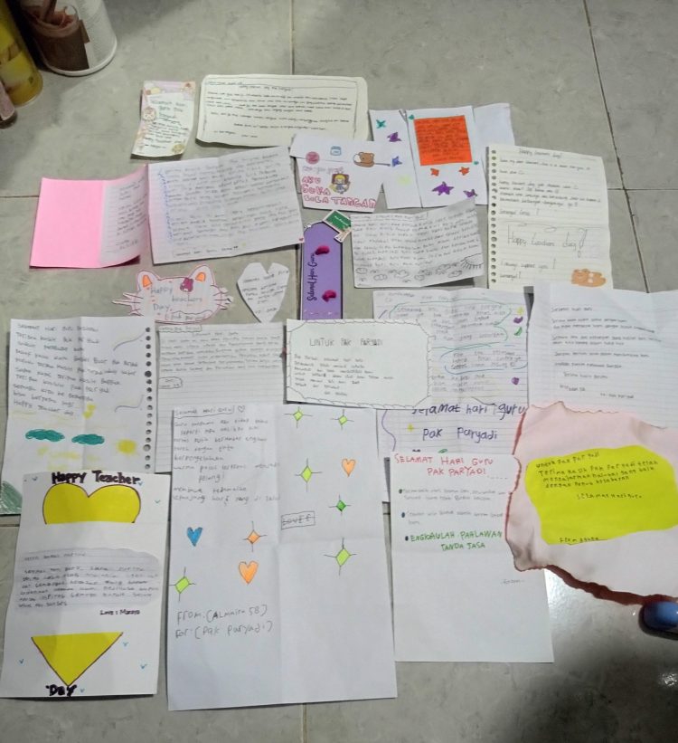 Belasan Surat Cinta untuk Sang Guru: Kisah Haru Paryadi di HUT ke-80 HGN