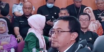 Rumah Warga Lewinanggung Nyaris Roboh, Adef Tantang Wakil Wali Kota Turun ke Lapangan