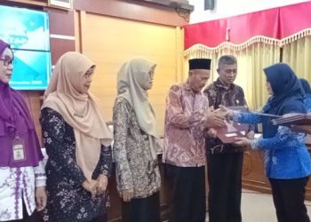 Mbah Agung, Guru dari Ujung Utara Jepara yang Mengabdikan Hidup untuk Pendidikan Hingga Purna Tugas