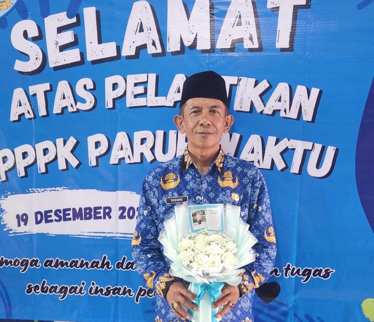 Terima SK PPPK Paruh Waktu, Dudung Wakili Penjaga Sekolah Sukmajaya Ucapkan Ini
