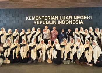 Mahasiswi Hubungan Internasional Gontor Pelajari Diplomasi Publik di Kemenlu RI