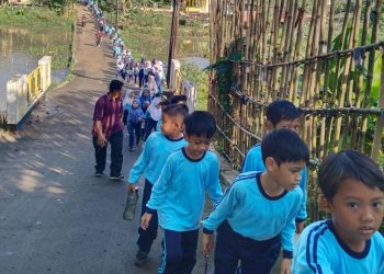 Jalan Sehat Jadi Asesmen Praktik PJOK di SDN Duren Seribu 01