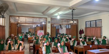PT Dami Sariwana Beri Edukasi Menstruasi untuk Siswi SMK An-Nur Sawangan