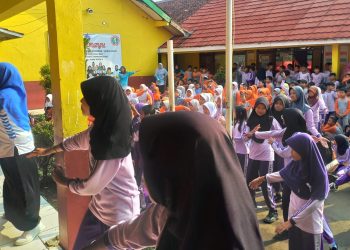 Smart TV Pemerintah Dukung Pelaksanaan Senam Anak Indonesia Hebat di SDN Pasir Putih 01