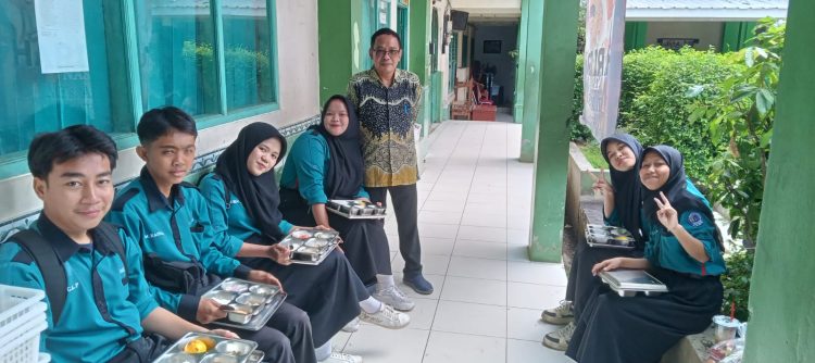 Program Makan Gizi Gratis Berdampak Positif, Semangat Bersekolah Siswa Meningkat