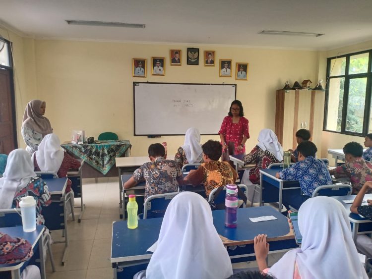 Hari Terakhir PSAS, 1.010 Siswa SMPN 26 Depok Ikuti Ujian Daring