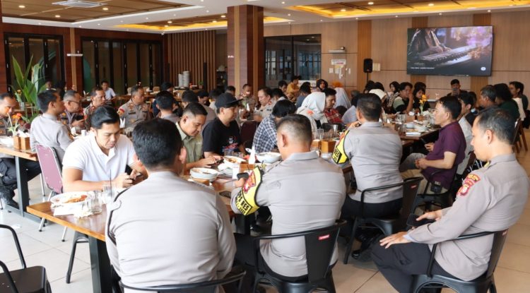 Kapolres Metro Depok Pererat Silaturahmi Bersama Insan Pers Kota Depok