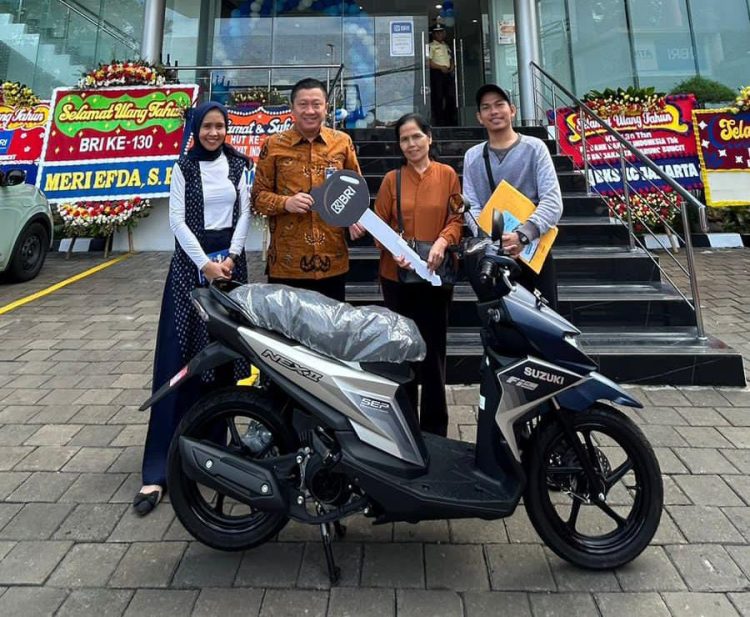 Tak Disangka! Menabung Rp100 Ribu, Nasabah BRI Warung Buncit Menang Motor di Undian Simpedes 2025