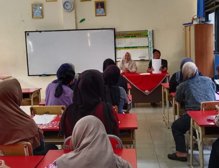 37 Siswa SDN Duren Seribu 01 Terima Bantuan Program Indonesia Pintar