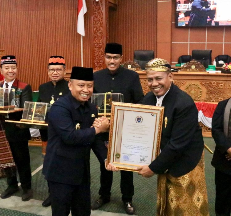 Bambang Sutopo Raih BKD Award 2025 DPRD Kota Depok – Kategori Kinerja Terbaik