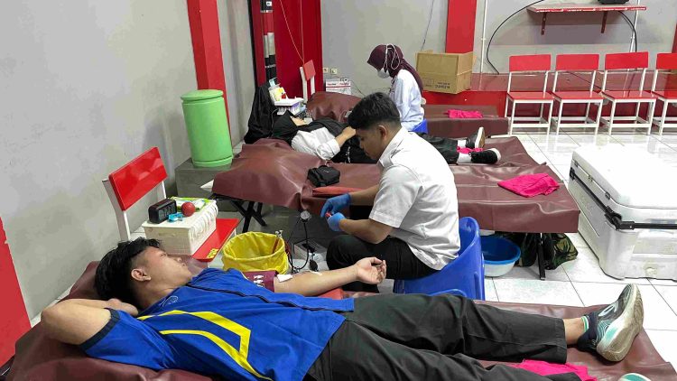 SMK Al-Muhtadin Bersama PMI Kota Depok Gelar Donor Darah
