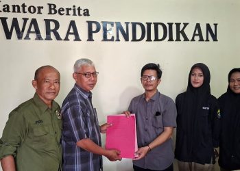 Dua Siswi SMK Tirtajaya Depok Jalani PKL di Media Swara Pendidikan