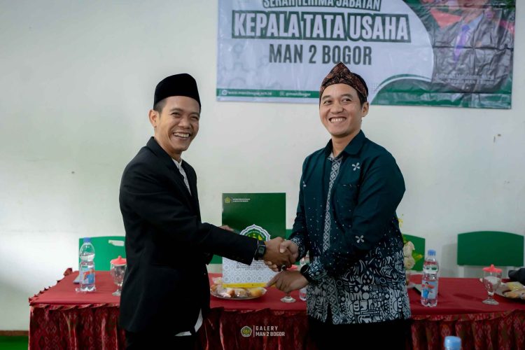 MAN 2 Bogor Gelar Sertijab Kepala Tata Usaha, H. Rahmatullah Gantikan H. Ade Irawan