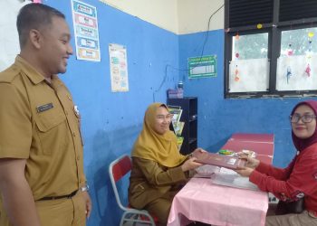 Hari Pertama Sekolah, SDN Sawangan 01 Bagikan E-Rapor ke 770 Siswa