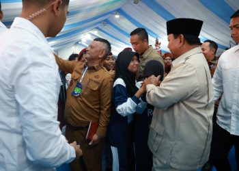 Presiden Prabowo Terkesima Orasi Empat Bahasa Siswa Sekolah Rakyat di Banjarbaru