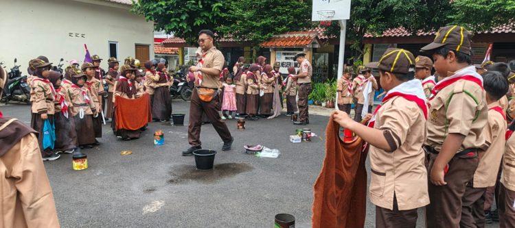 Persari Siaga dan Peraka Penggalang SDN Limo 3, Tanamkan Disiplin dan Kepedulian Sosial