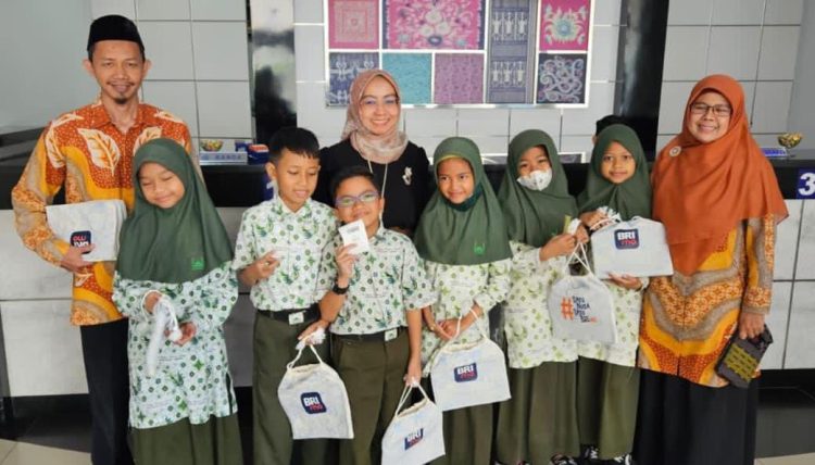 BRI Lebak Bulus Edukasi Perbankan Sejak Dini kepada Siswa Sekolah Dasar