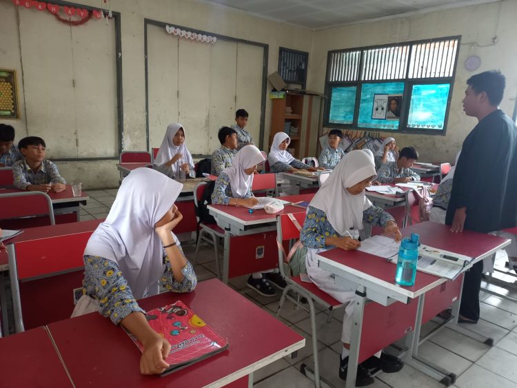 Menanti Bantuan Disdik, SDN Cinangka 04 Hadapi Keterbatasan Laptop untuk TKA