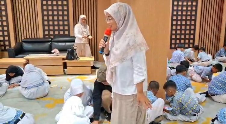 Membuka Jendela Dunia dari Jantung Cikini: Kisah Inspiratif Literasi SDN Cipayung 2
