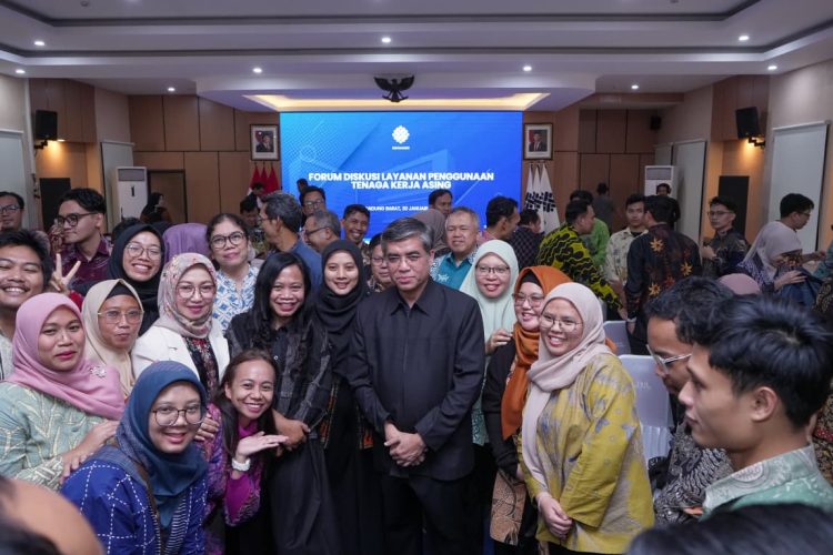 Menaker Yassierli Tekankan Nilai Integritas dan Kerja Bermakna dalam Layanan TKA