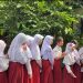 220 Siswa SDN RRI Cisalak Ikuti Pemeriksaan Mata Gratis Program “Terang Menderang”