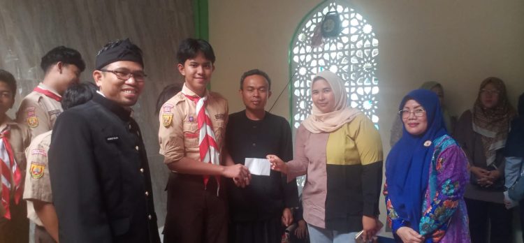 Tebar Kepedulian Jelang Ramadan, SMPN 26 Depok Santuni 75 Siswa Yatim dan Dhuafa