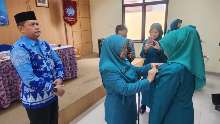 Ketua PKK Kelurahan Kedaung Dilantik, Camat Sebut PKK Strategis Bantu Program Pemkot