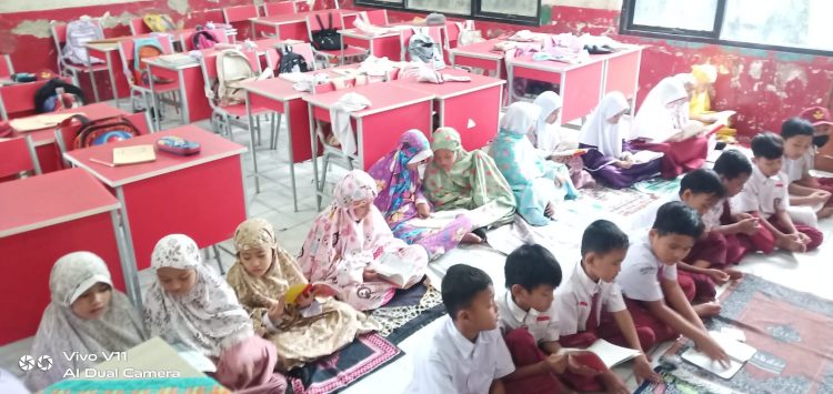 Siswa SDN Pengasinan 01 Perbanyak Tadarus dan Salat Dhuha Selama Ramadan