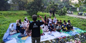 Komunitas Kebon Rehab dan Pemuda Lampu Quran Ajak Anak Sanlat Peduli Lingkungan