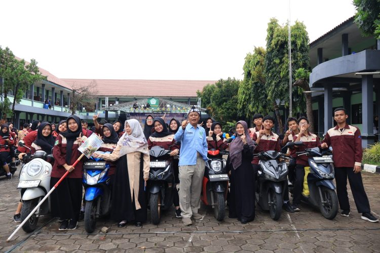 16 Ekskul MAN 1 Bogor Gelar Baksos dan Bukber Ramadan, Sasar Ojol hingga Kuli Panggul