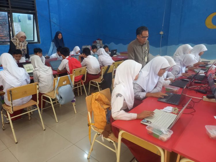83 Siswa SDN Duren Seribu 01 Depok Ikuti Gladi Bersih TKA, Sempat Terkendala Server