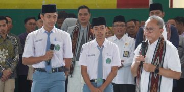 Menko Pangan Zulkifli Hasan Tinjau Program Makan Bergizi Gratis di Sekolah Jepara