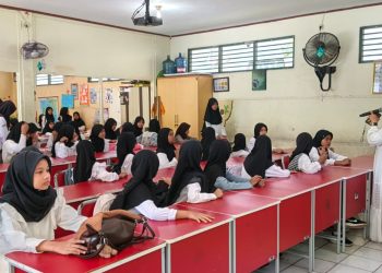 SDN Mampang 3 Gelar Pesantren Ramadan dan Berbagi