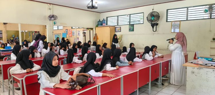 SDN Mampang 3 Gelar Pesantren Ramadan dan Berbagi