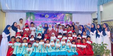 Pesantren Ramadan SDN Depok 2 Ditutup dengan Santunan bagi 75 Yatim dan Dhuafa