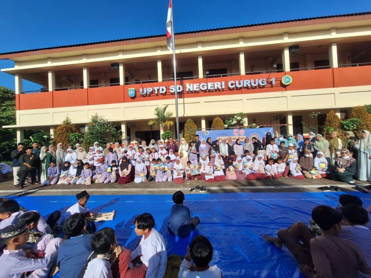 SDN Curug 01 Bojongsari Gelar Penutupan Sanlat dan Santunan Yatim-Dhuafa