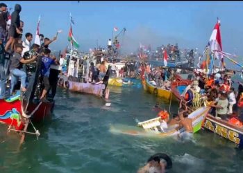 Meriah! Lomban Jepara 2026 Diserbu Warga, Kapal Perang Jadi Ikon, Jamaludin Malik Apresiasi