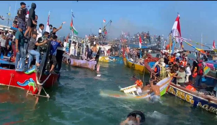 Meriah! Lomban Jepara 2026 Diserbu Warga, Kapal Perang Jadi Ikon, Jamaludin Malik Apresiasi