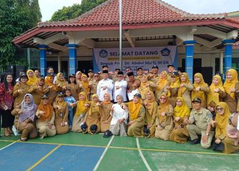 Jadi Pembina Upacara di SMPN 2 Depok, Mendikdasmen Abdul Mu’ti Ajak Siswa Bangun Masa Depan Tanpa Kekerasan