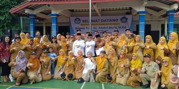 Jadi Pembina Upacara di SMPN 2 Depok, Mendikdasmen Abdul Mu’ti Ajak Siswa Bangun Masa Depan Tanpa Kekerasan