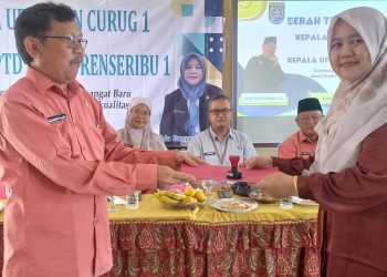 Sertijab Kepala SDN Curug 01, Cecep Rohaedi dan Ida Rosyeni Bertukar Tempat Tugas