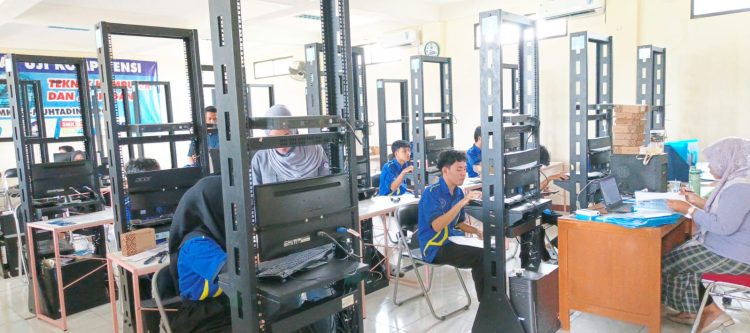 SMK Al Muhtadin Uji Kompetensi 331 Siswa dari Dua Jurusan