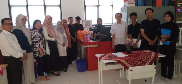 Pengawas KCD Wilayah II Pantau Ujian Okupasi Trainee Kasir di SMKN 3 Depok