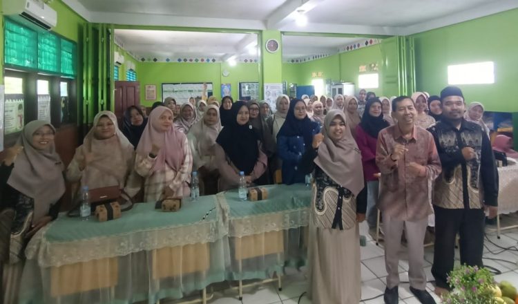 Peringati Hari Kartini, MI Raudlatul Ulum Sawangan Depok Ajak Orang Tua Jadi Lebih Cerdas dalam Mengasuh Anak