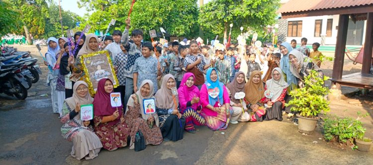 Semangat Kartini Hidup di MI Raudlatul Ulum Lewat Mom’s Market Day