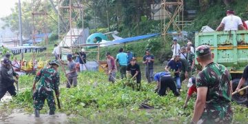 Turun Tangan, Bupati Purwakarta Pimpin Aksi Ngosrek Demi Selamatkan Citarum