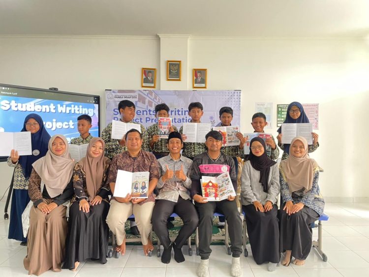 Rayakan Hari Buku Internasional, Siswa SMP Islam Kamila Insan Cita ‘Hidupkan’ Literasi Lewat Cerita dan Komik Karya Sendiri