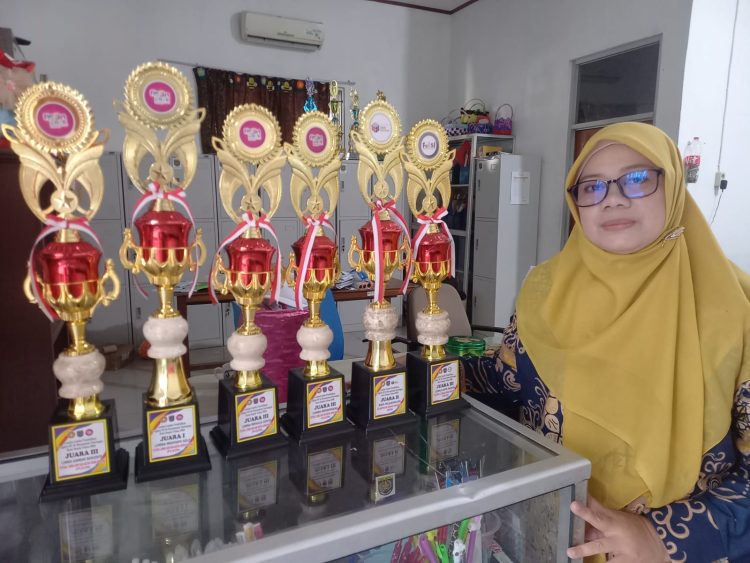 Prestasi Gemilang, SDN Bedahan 01 Raih 6 Piala di Ajang LLP Sawangan